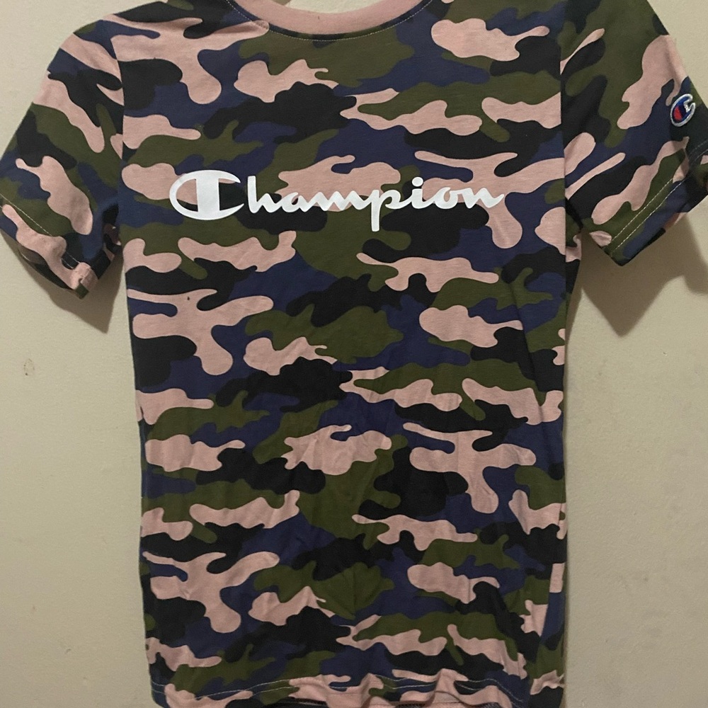 Brand New Women Champion t shirt M